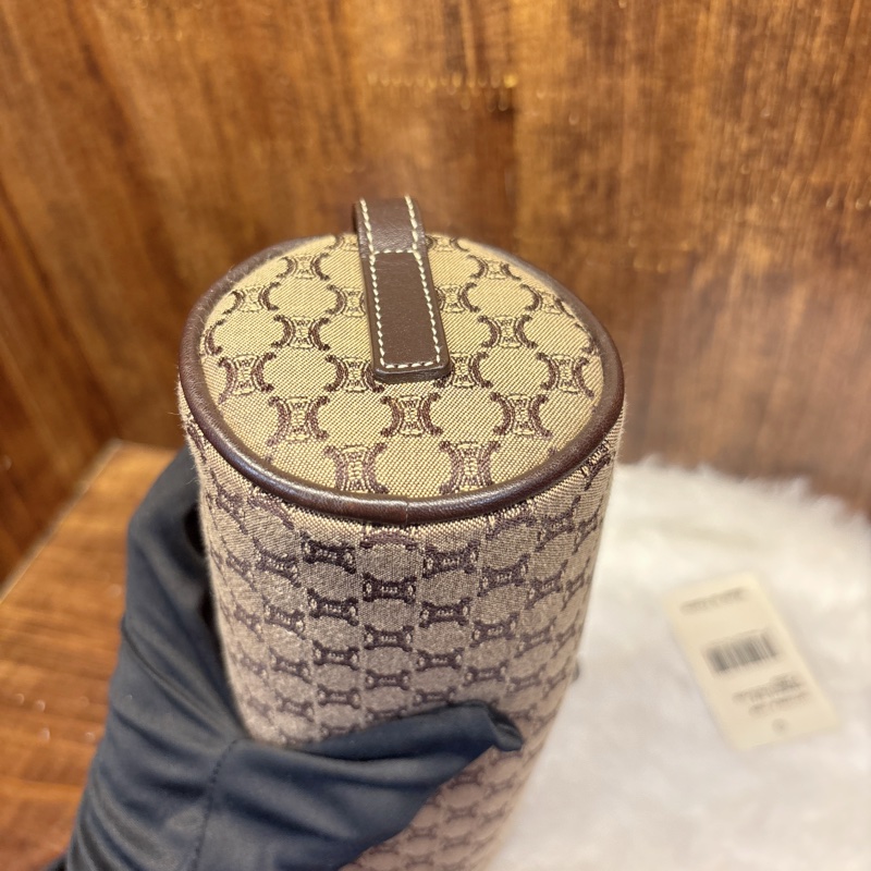 Celine 經典凱旋門印花圓筒包-2