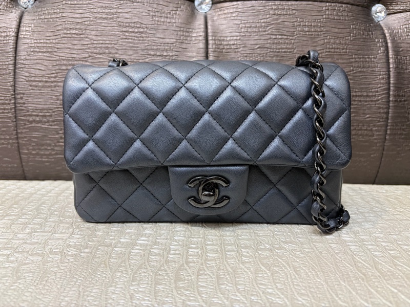 Chanel 23B銀黑羊皮黑釦Mini CF20 A69900-0