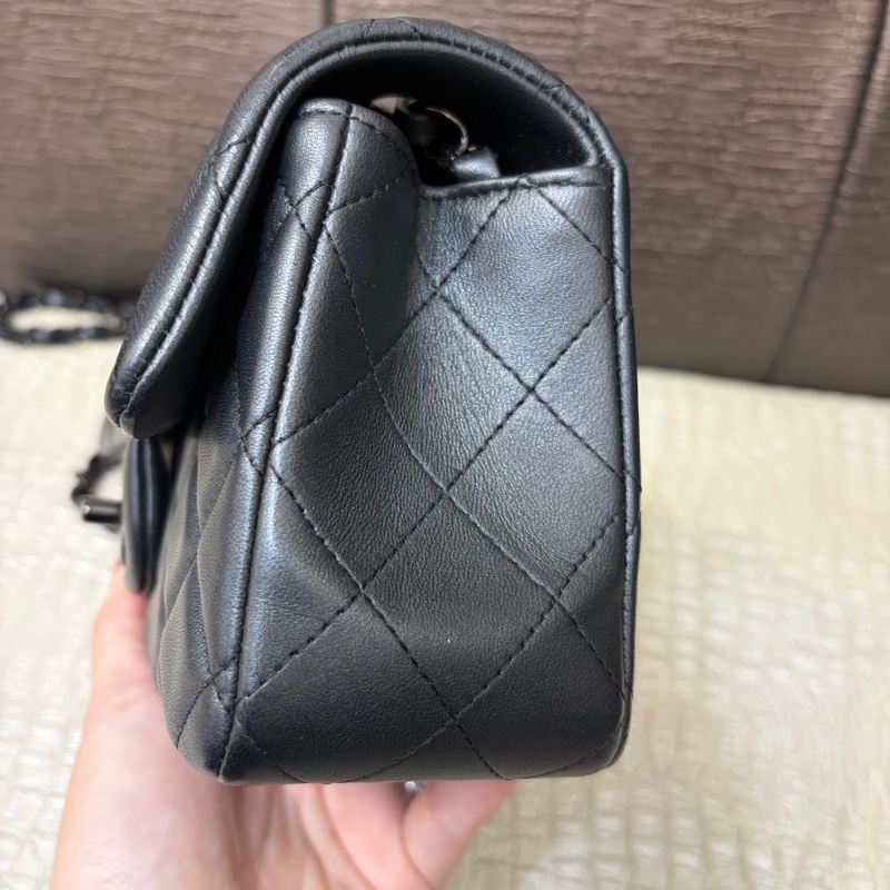 Chanel 23B銀黑羊皮黑釦Mini CF20 A69900-2