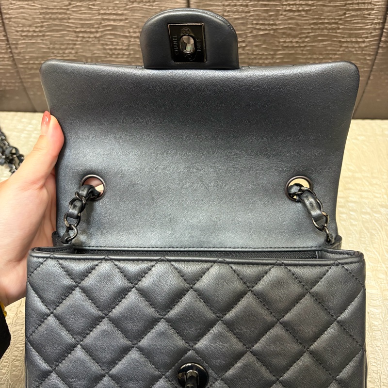 Chanel 23B銀黑羊皮黑釦Mini CF20 A69900-9