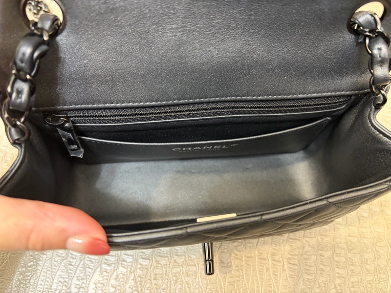 Chanel 23B銀黑羊皮黑釦Mini CF20 A69900-10