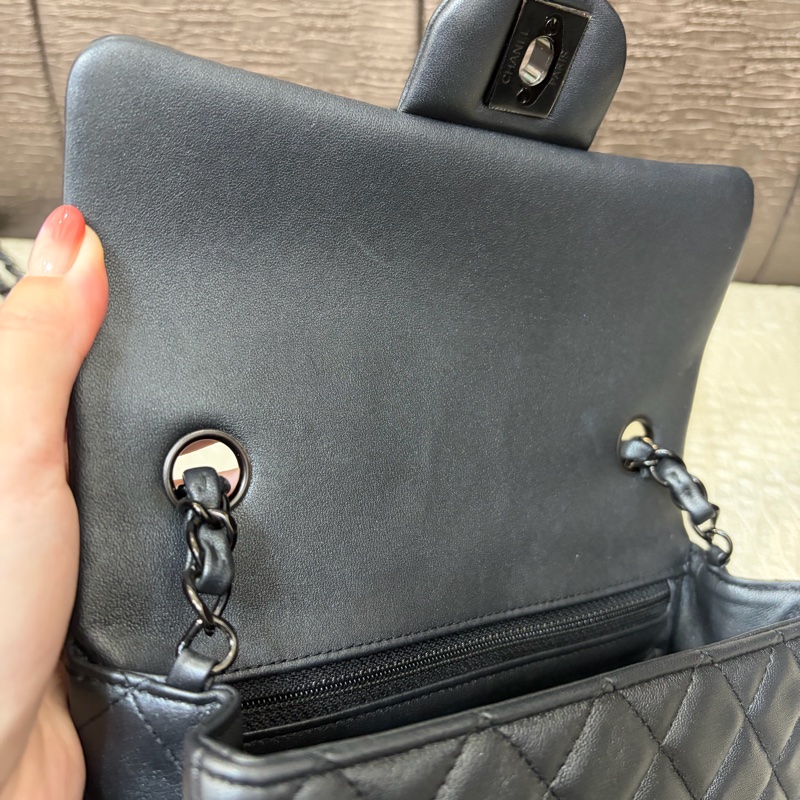 Chanel 23B銀黑羊皮黑釦Mini CF20 A69900-12