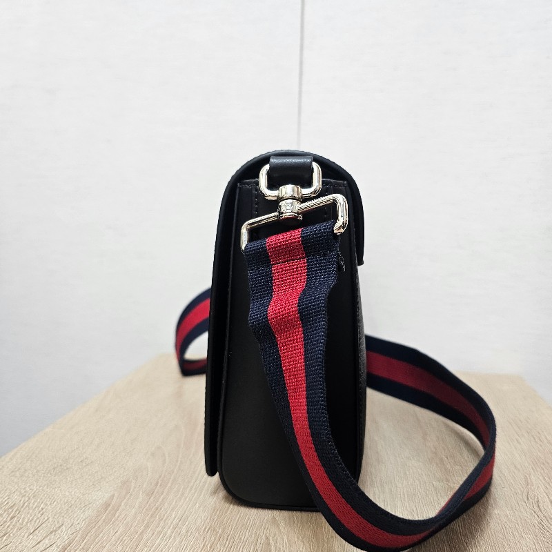 [農曆新年福利🧧] Gucci黑灰老花銀釦藍紅藍背帶斜背郵差包-5