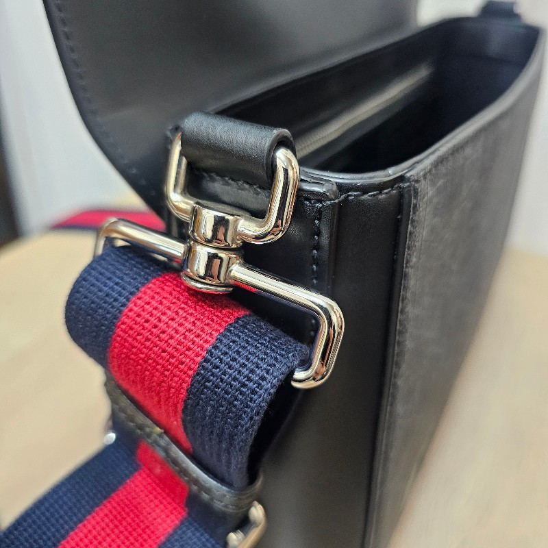 [農曆新年福利🧧] Gucci黑灰老花銀釦藍紅藍背帶斜背郵差包-20