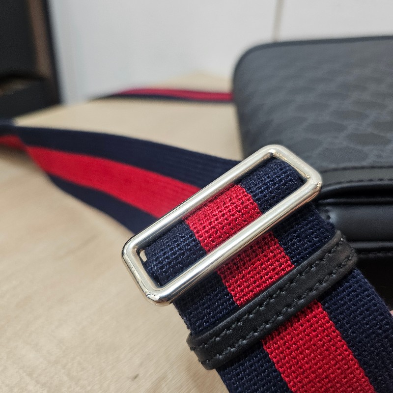 [農曆新年福利🧧] Gucci黑灰老花銀釦藍紅藍背帶斜背郵差包-23