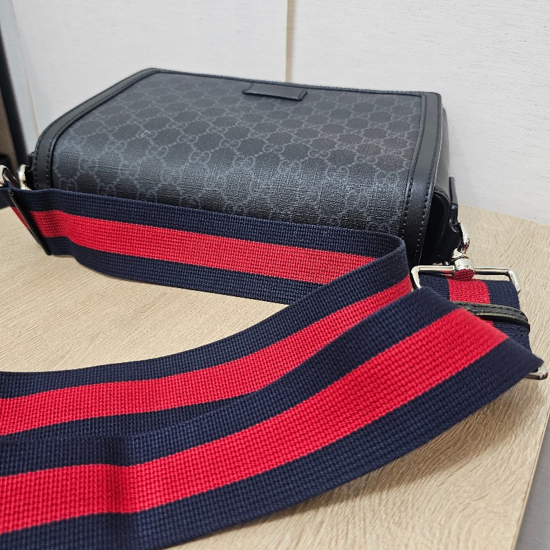 [農曆新年福利🧧] Gucci黑灰老花銀釦藍紅藍背帶斜背郵差包-25