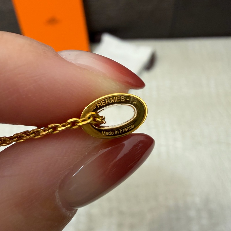 Hermes 奶茶色琺瑯金釦Mini POP H項鍊-3