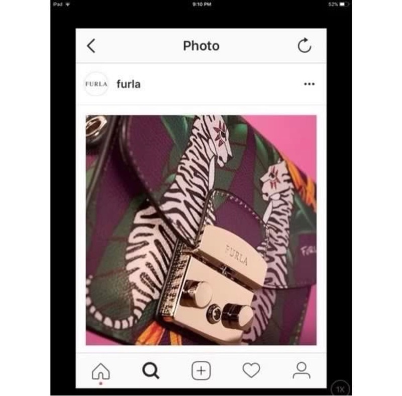 Furla METROPOLIS 義大利🇮🇹 叢林系列 紫色系白色老虎 🐯小方包 肩背包 揹袋可調 機場免稅店購入-6