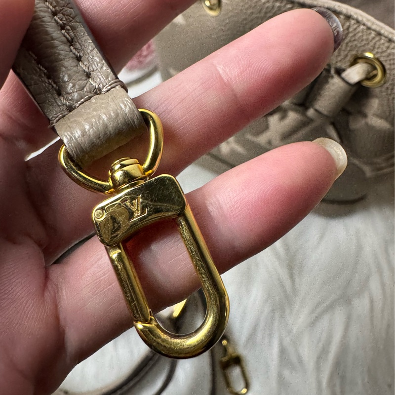 LV nanoneo 大象灰水桶包(晶片)-33