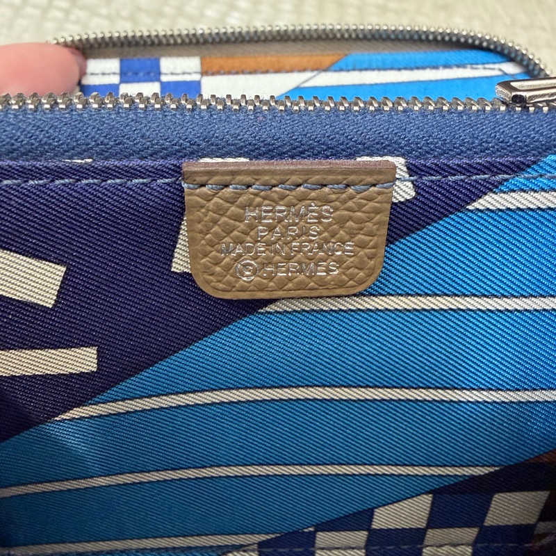 Hermes 大象灰銀釦ㄇ拉絲巾短夾-9