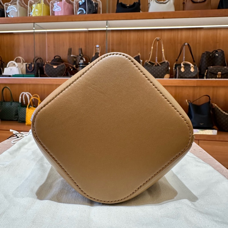 LOEWE mini pebble bucket 水桶包-8