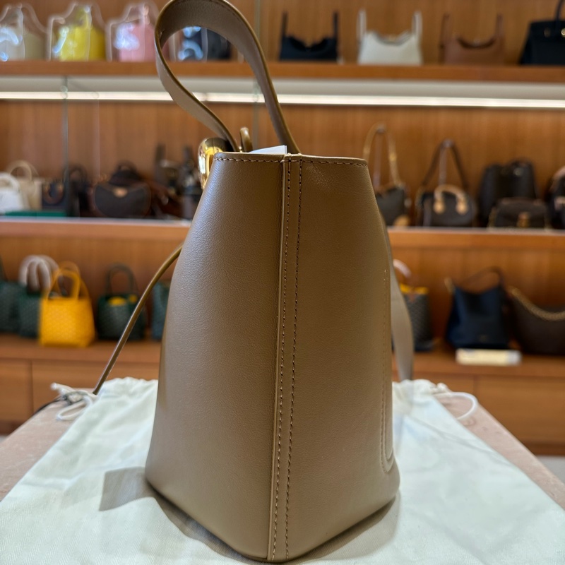 LOEWE mini pebble bucket 水桶包-15