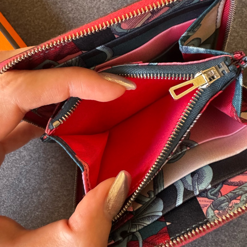 未使用 Hermès Silk’In 短夾 拉鍊款|紅色 Epsom|多色絲巾內裡|附盒-6