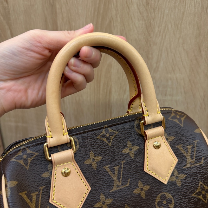 LV 原花金釦Speedy 20手提斜背波士頓包-1