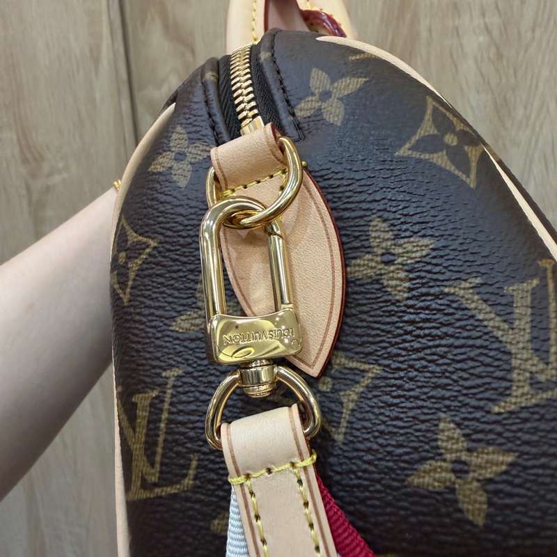 LV 原花金釦Speedy 20手提斜背波士頓包-4