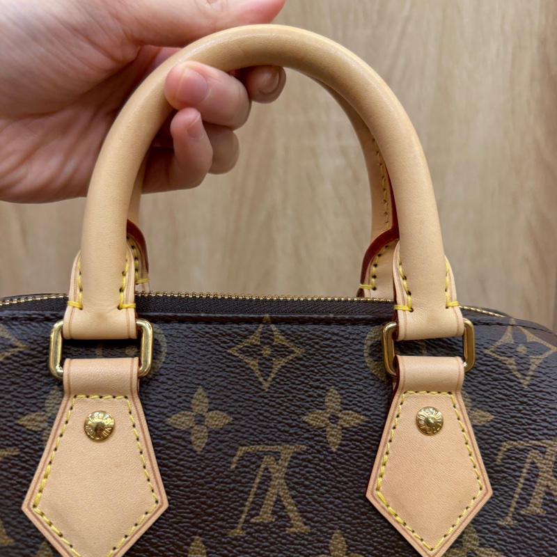 LV 原花金釦Speedy 20手提斜背波士頓包-9