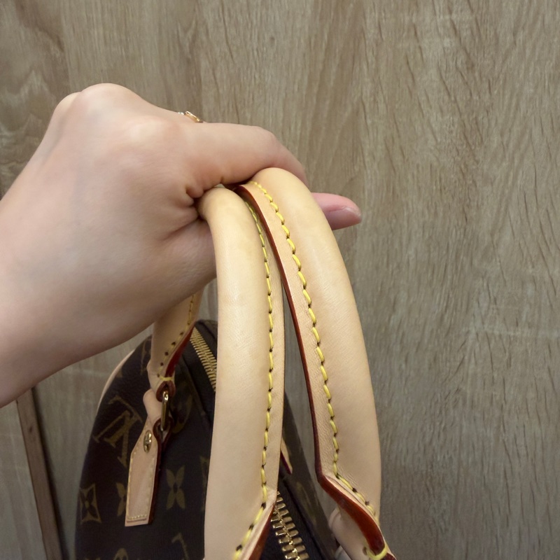 LV 原花金釦Speedy 20手提斜背波士頓包-11