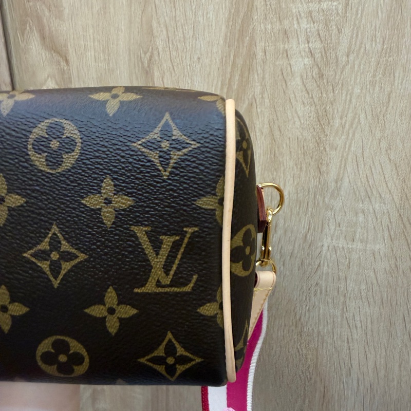 LV 原花金釦Speedy 20手提斜背波士頓包-17