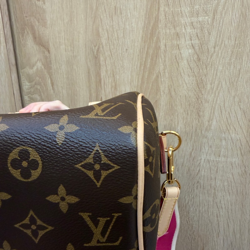LV 原花金釦Speedy 20手提斜背波士頓包-18