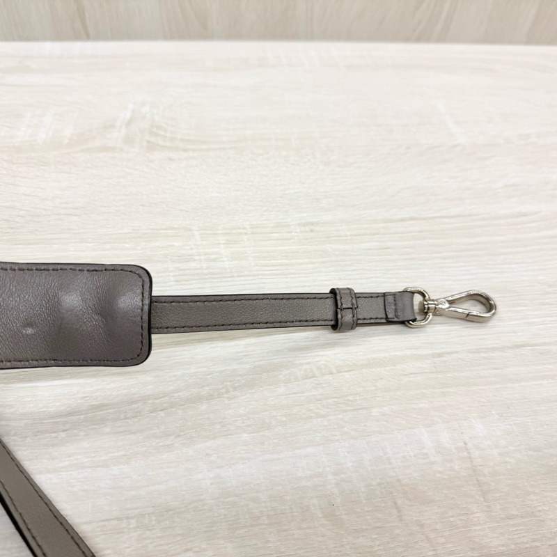 PRADA大象灰牛皮銀三角logo下蓋磁吸側背包1BD296-14