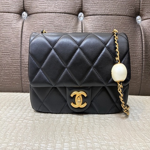 Chanel 黑羊皮霧金雙珍珠湯圓肩斜背包AS4861