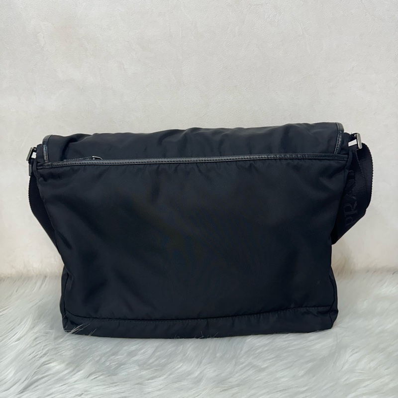 Prada 2VD052 黑尼龍斜背包 郵差包-1