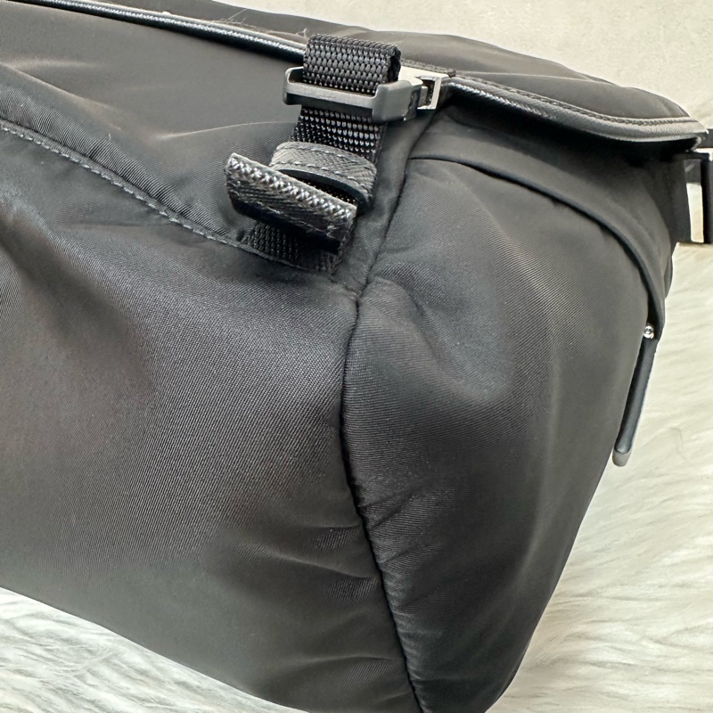 Prada 2VD052 黑尼龍斜背包 郵差包-5