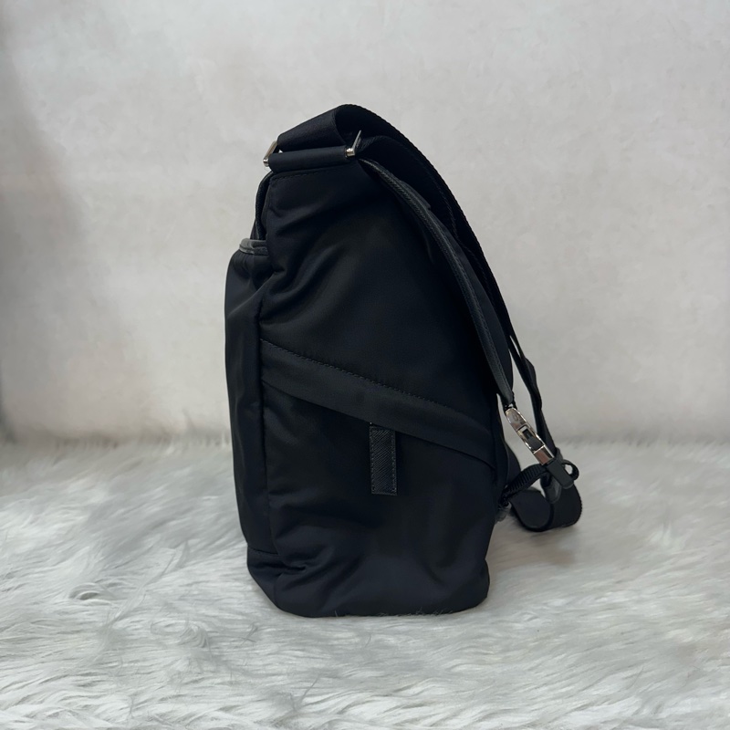 Prada 2VD052 黑尼龍斜背包 郵差包-8