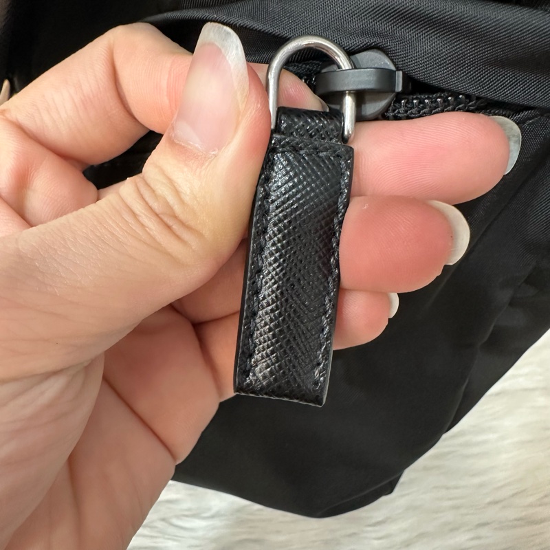 Prada 2VD052 黑尼龍斜背包 郵差包-16