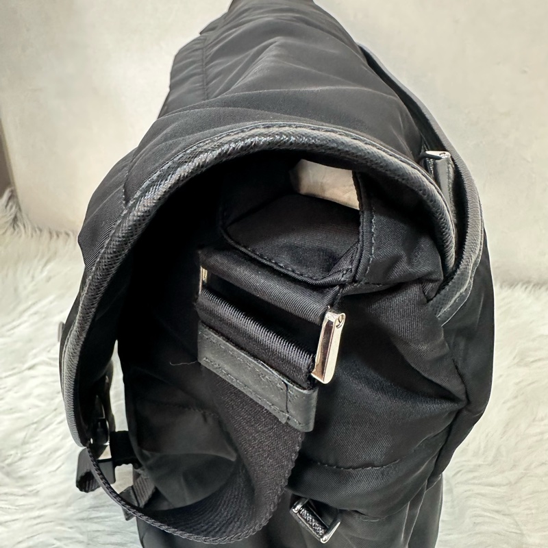 Prada 2VD052 黑尼龍斜背包 郵差包-18