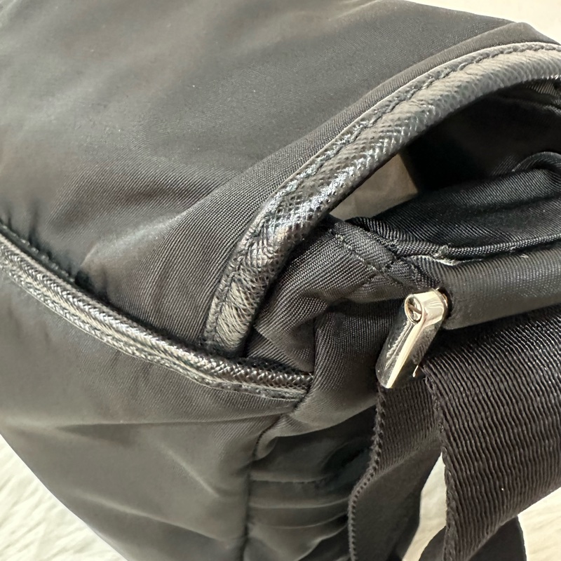 Prada 2VD052 黑尼龍斜背包 郵差包-20