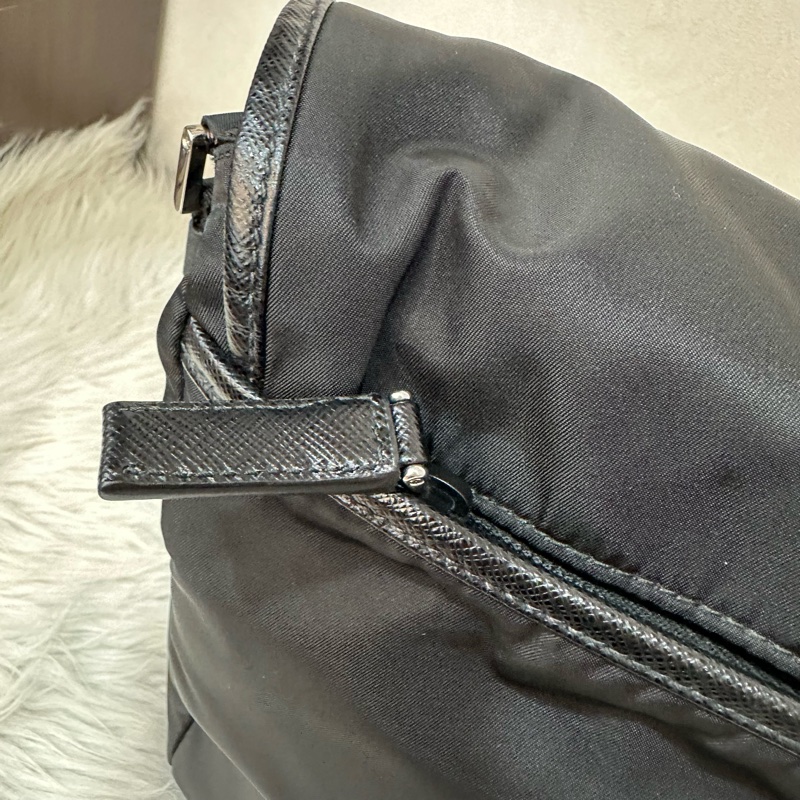 Prada 2VD052 黑尼龍斜背包 郵差包-25