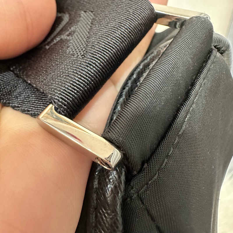 Prada 2VD052 黑尼龍斜背包 郵差包-31