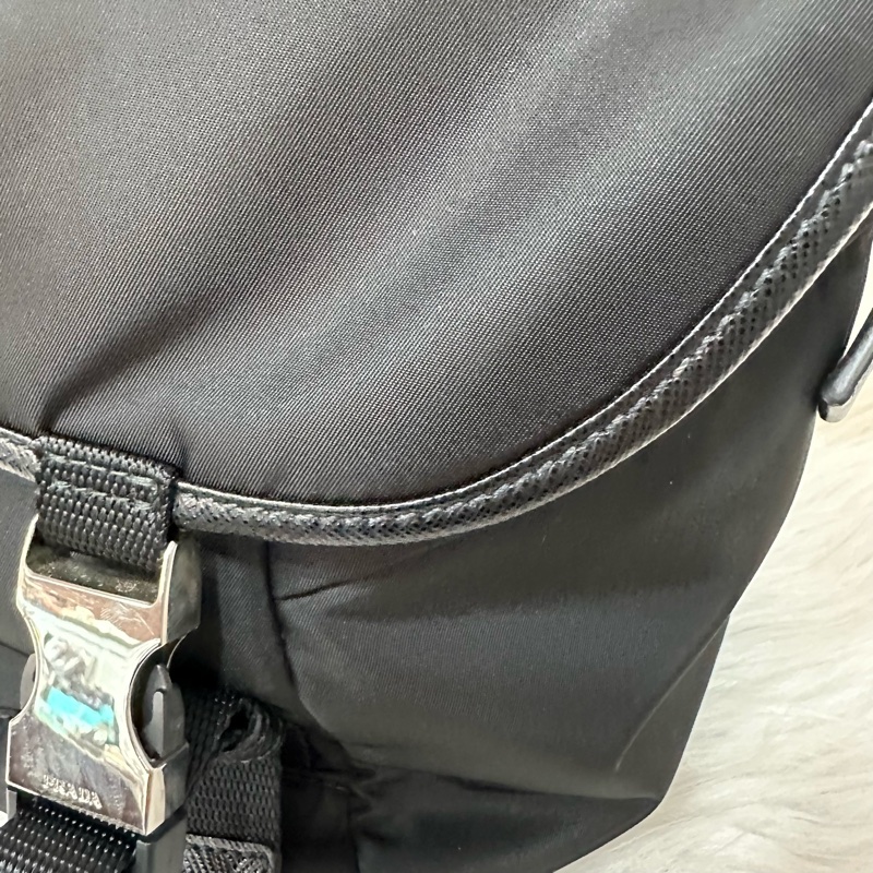 Prada 2VD052 黑尼龍斜背包 郵差包-43