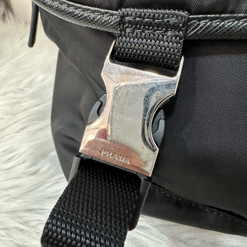 Prada 2VD052 黑尼龍斜背包 郵差包-47