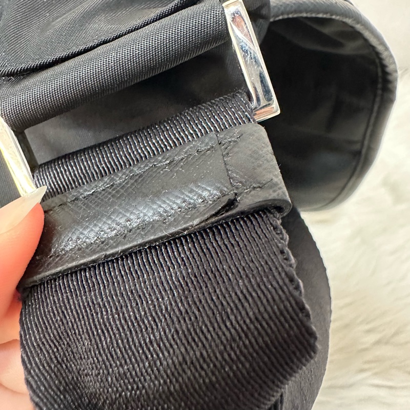 Prada 2VD052 黑尼龍斜背包 郵差包-62