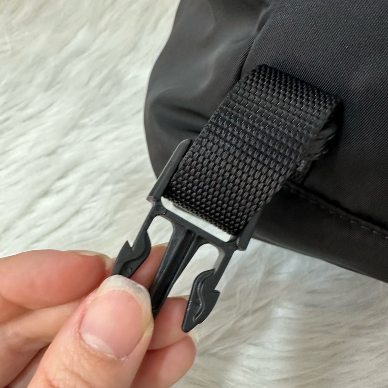 Prada 2VD052 黑尼龍斜背包 郵差包-66