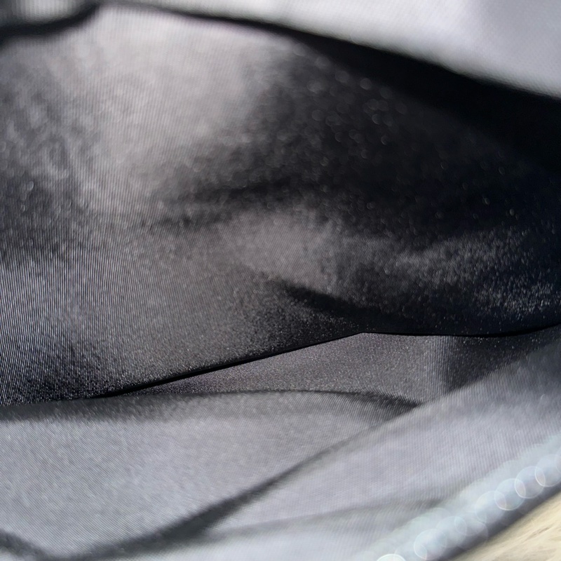 Prada 2VD052 黑尼龍斜背包 郵差包-71