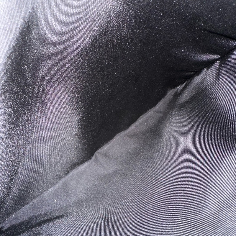 Prada 2VD052 黑尼龍斜背包 郵差包-76