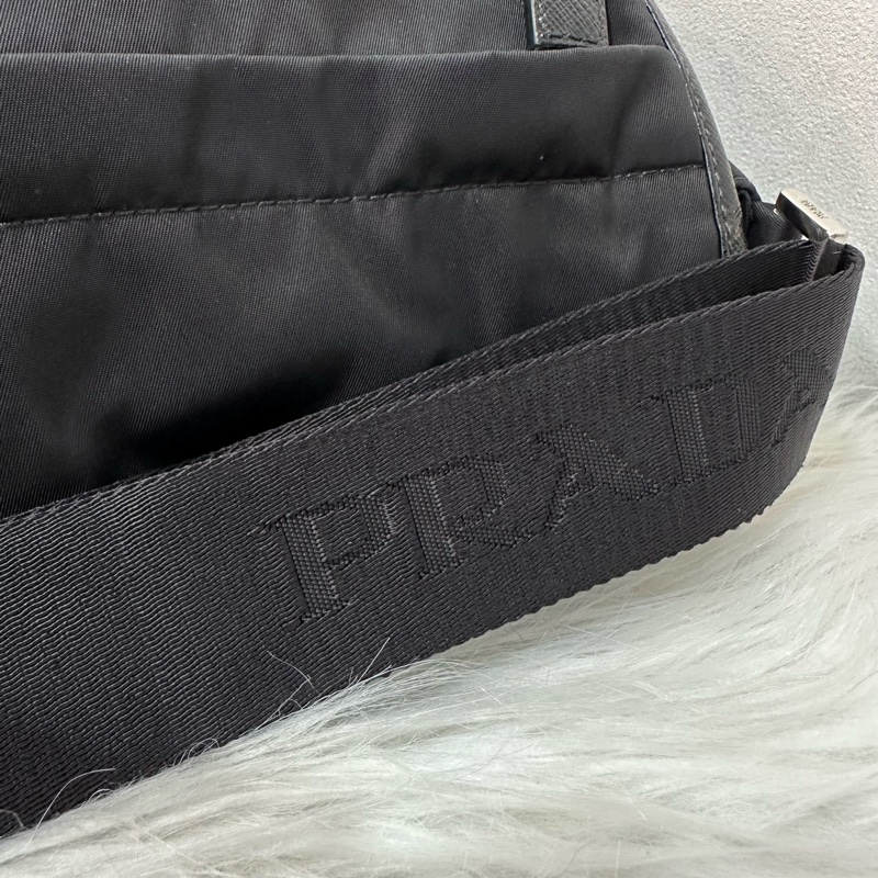 Prada 2VD052 黑尼龍斜背包 郵差包-84