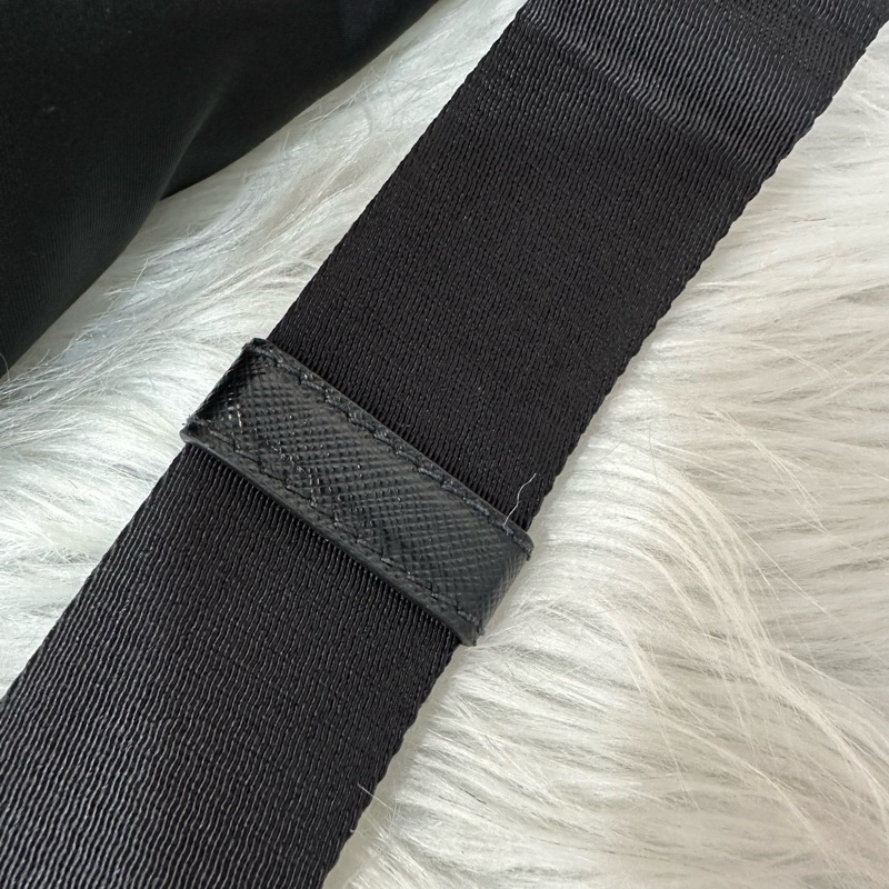 Prada 2VD052 黑尼龍斜背包 郵差包-85
