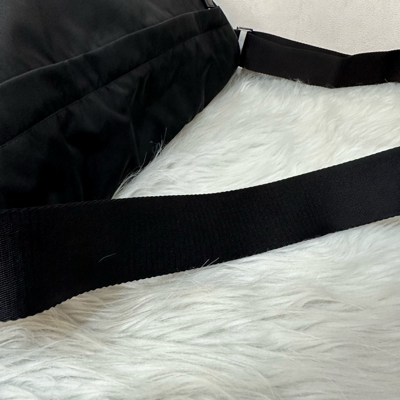 Prada 2VD052 黑尼龍斜背包 郵差包-90