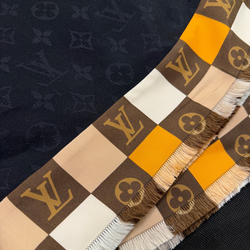 LV 黑Logo咖橘米白方格羊毛絲質方巾M68644-3