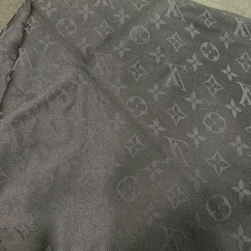 LV 黑Logo咖橘米白方格羊毛絲質方巾M68644-5