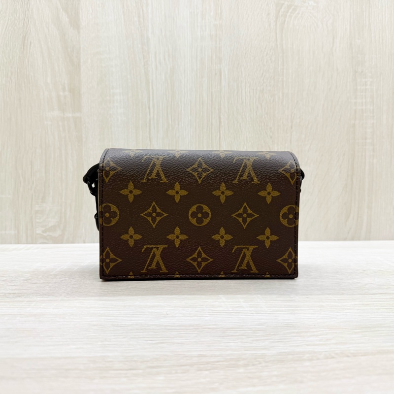 LV原花拚牛皮Steamer插釦斜背包M83613-2