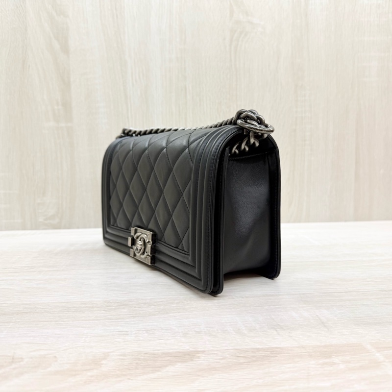 CHANEL黑銀小牛皮大菱格BOY25/A67086-3