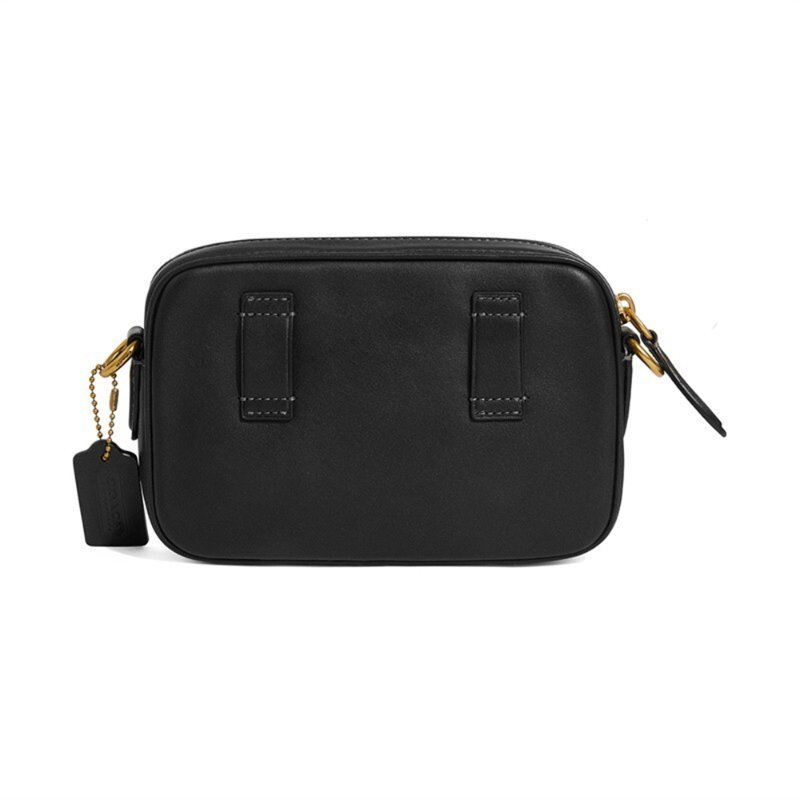 【COACH】素面皮革斜背腰包- 黑-3