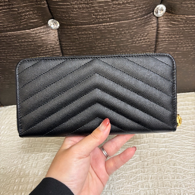 🌟全新🌟YSL 黑魚子醬牛皮金釦ㄇ拉長夾-1