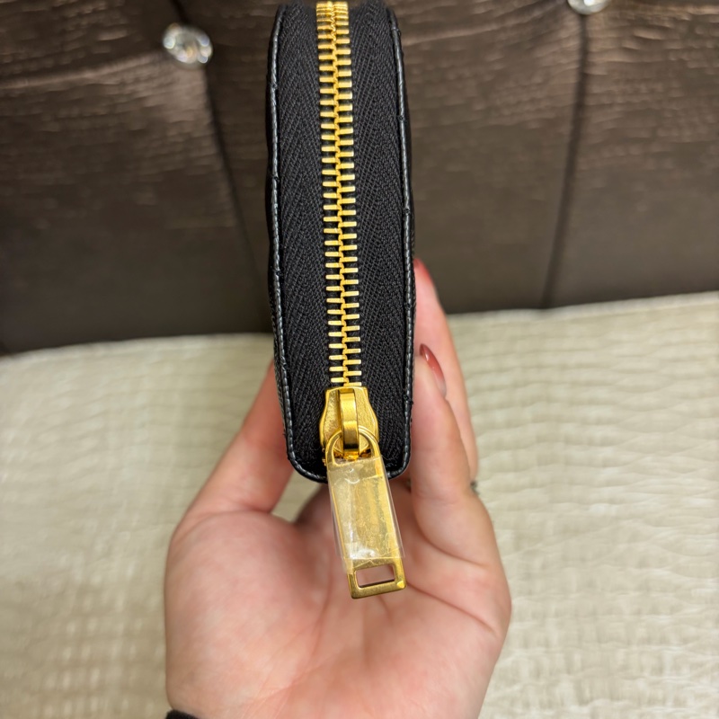 🌟全新🌟YSL 黑魚子醬牛皮金釦ㄇ拉長夾-4