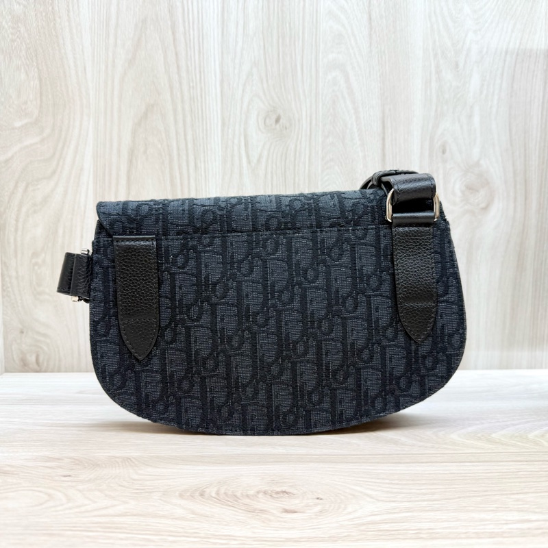 Dior黑色粒面小牛皮拚緹花布銀釦馬鞍郵差包-2